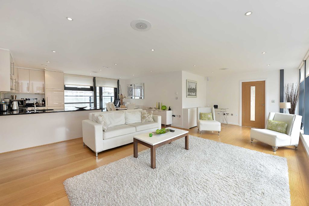 Property photo 1 of 12 Photo