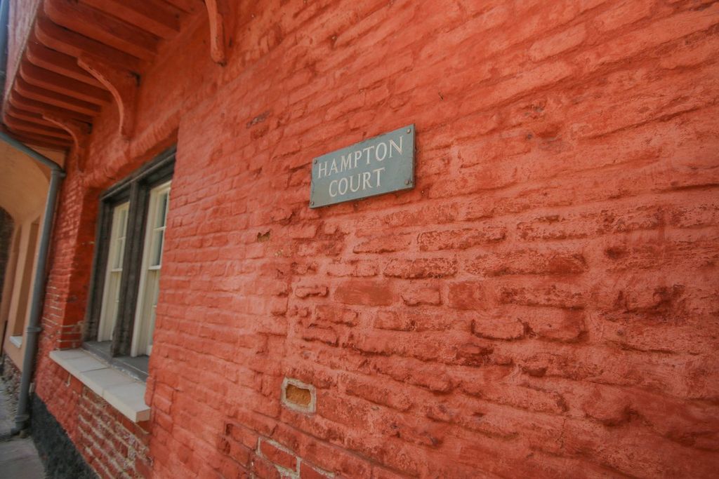 Property photo 2 of 18