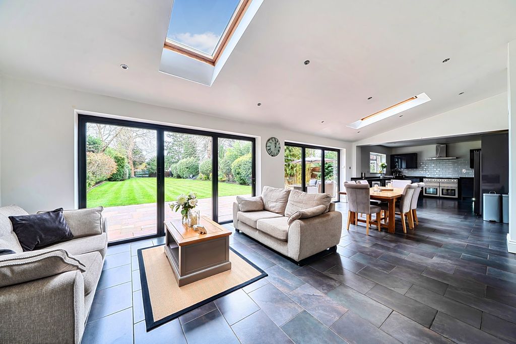 Property photo 3 of 22 Picture No. 15