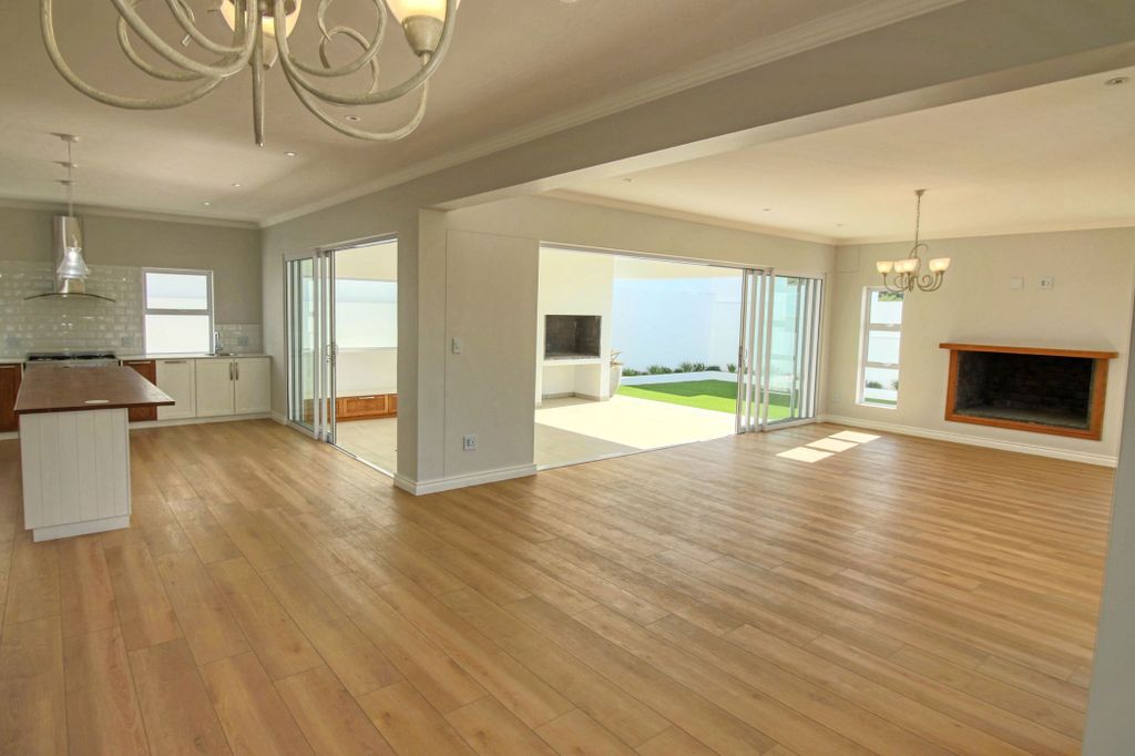 Property photo 2 of 43 La1705865