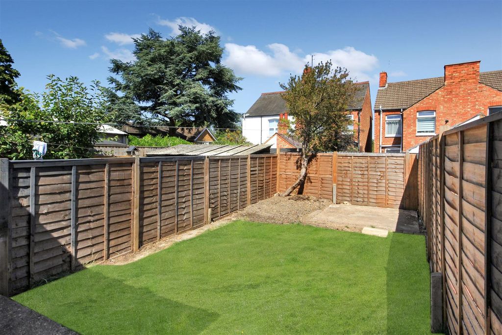 Property photo 3 of 14 Garden