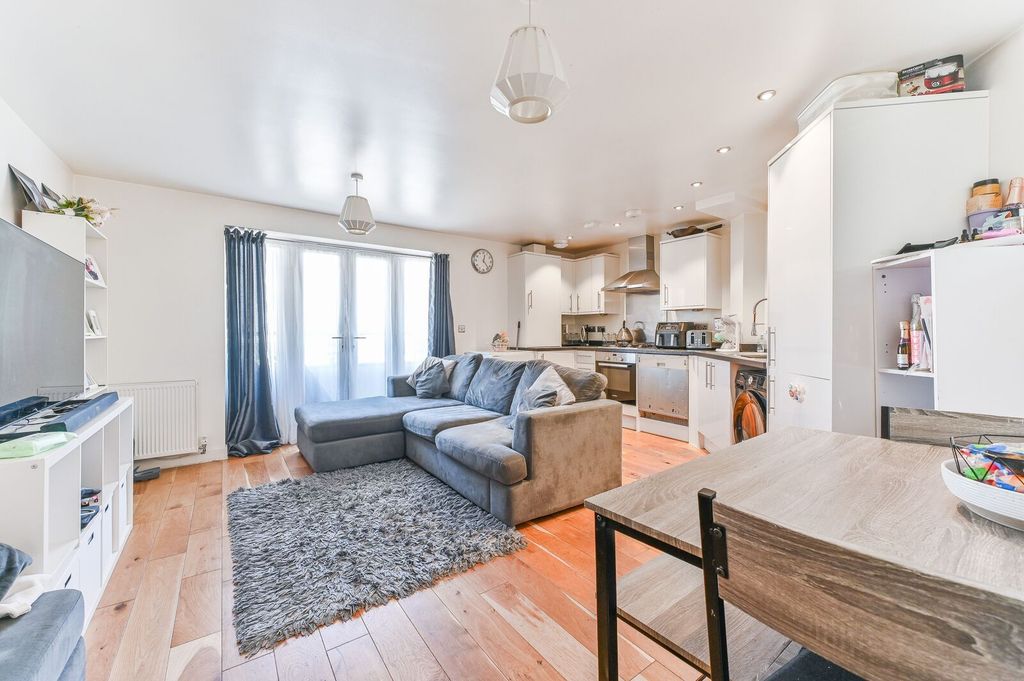Property photo 2 of 11