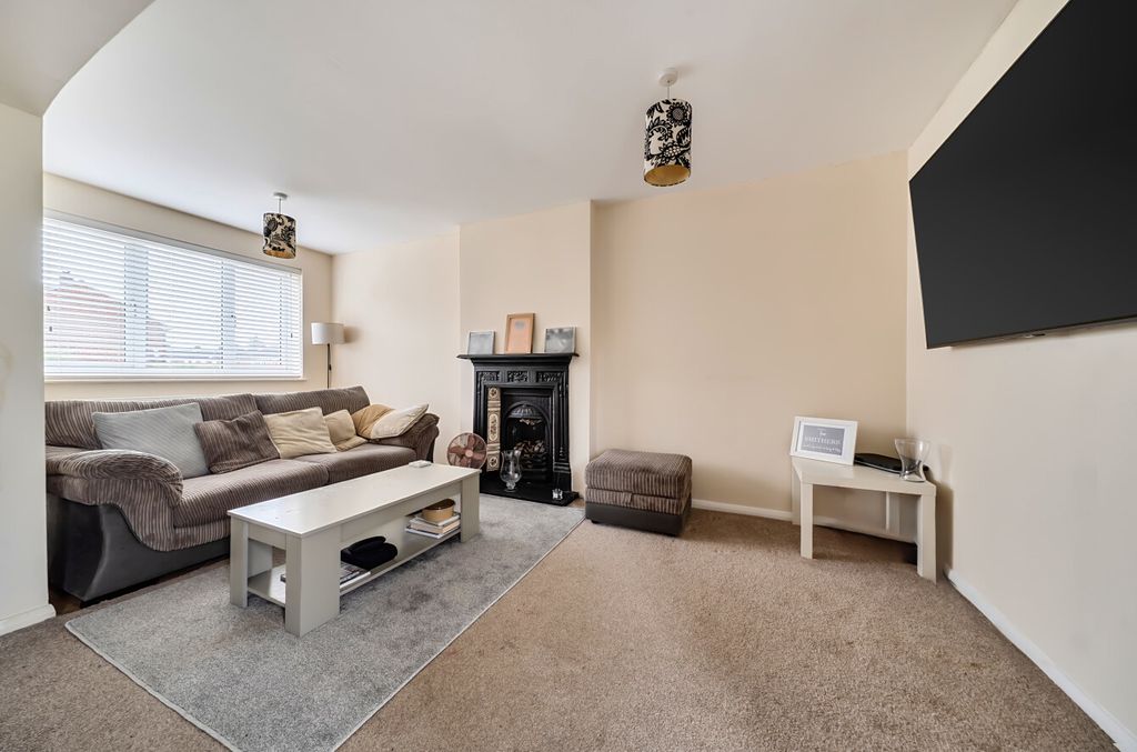 Property photo 3 of 15 1421149-2-69A024d...