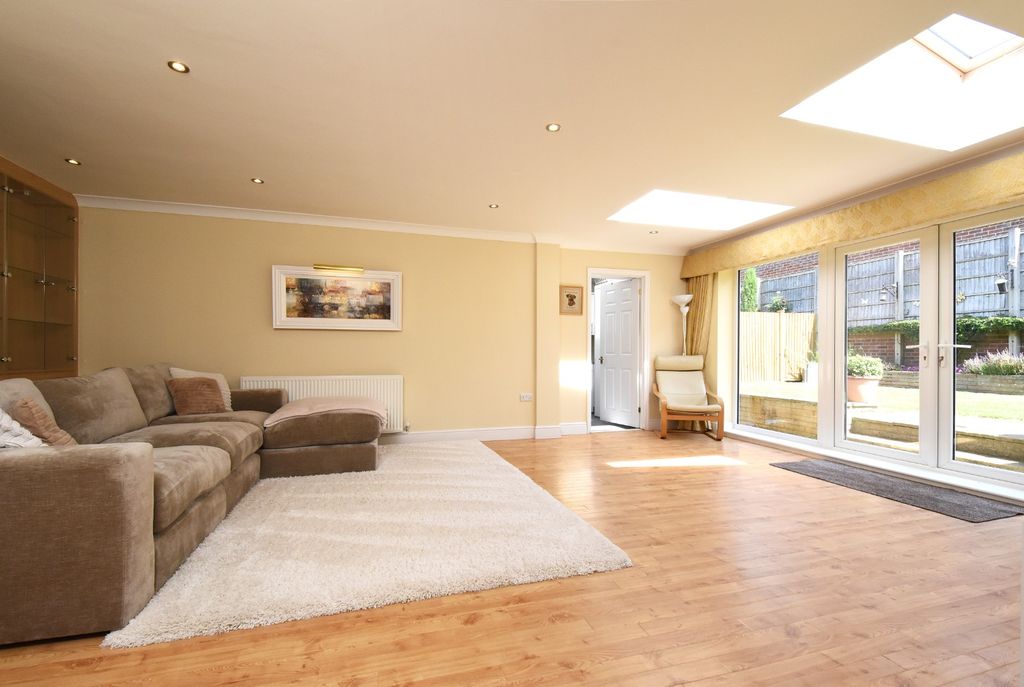 Property photo 3 of 21 5272412
