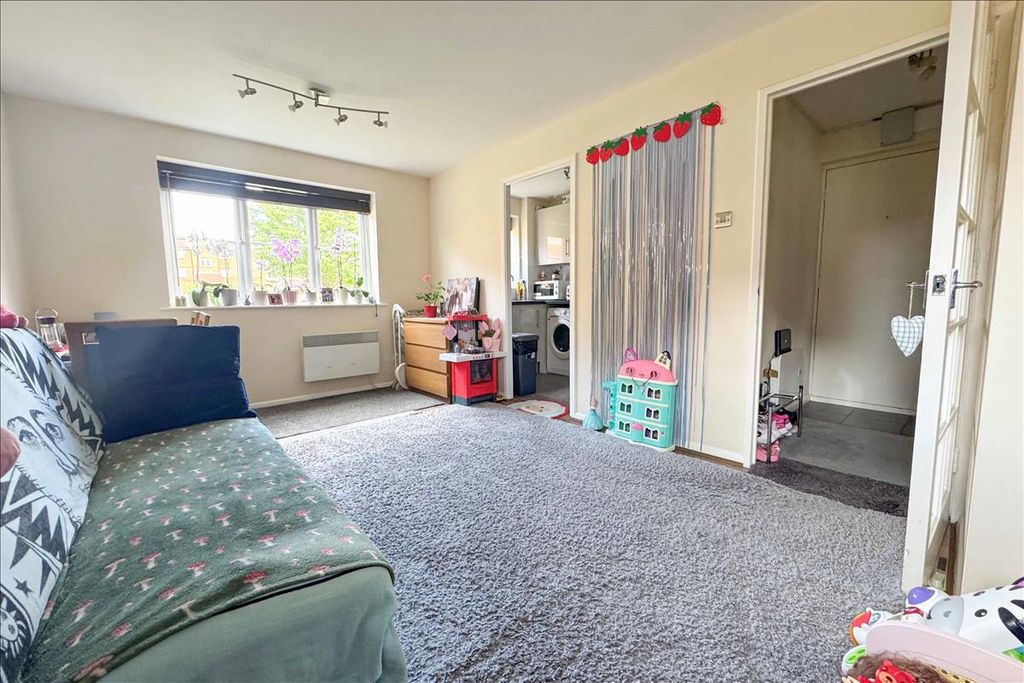 Property photo 3 of 11