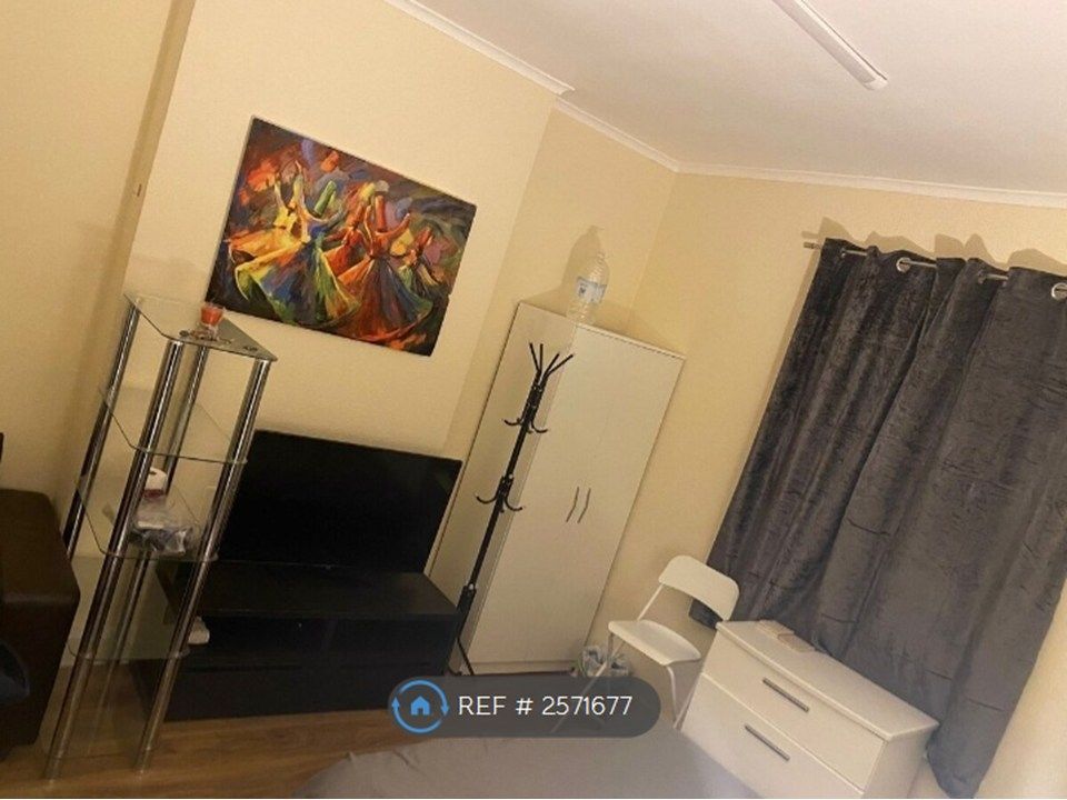 Property photo 1 of 9 Room 1 Double