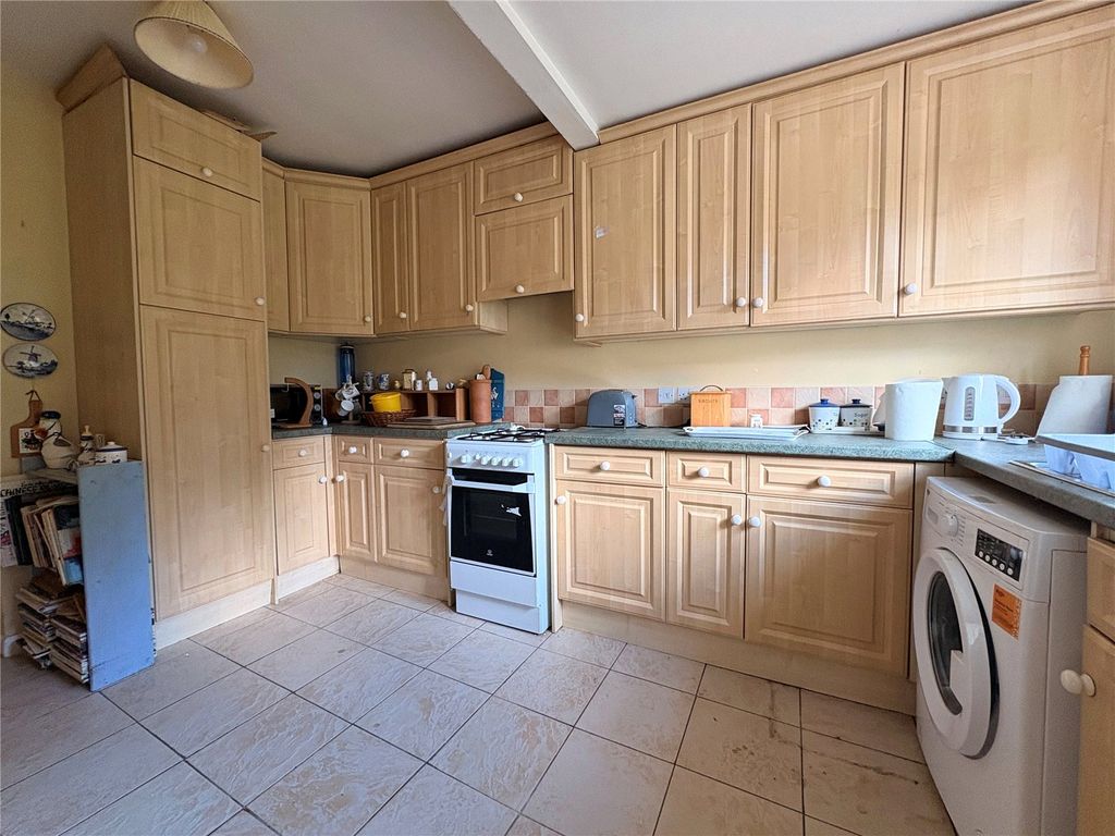 Property photo 2 of 23 Picture No. 16