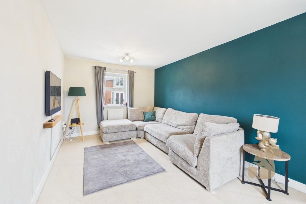 Property photo 3 of 31 Cam01254G0-Pr0419-Still010.Jpg