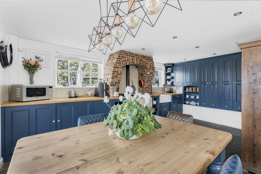 Property photo 3 of 40 56_61773.Jpg