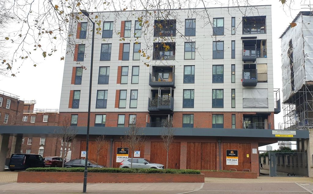 Property photo 1 of 2