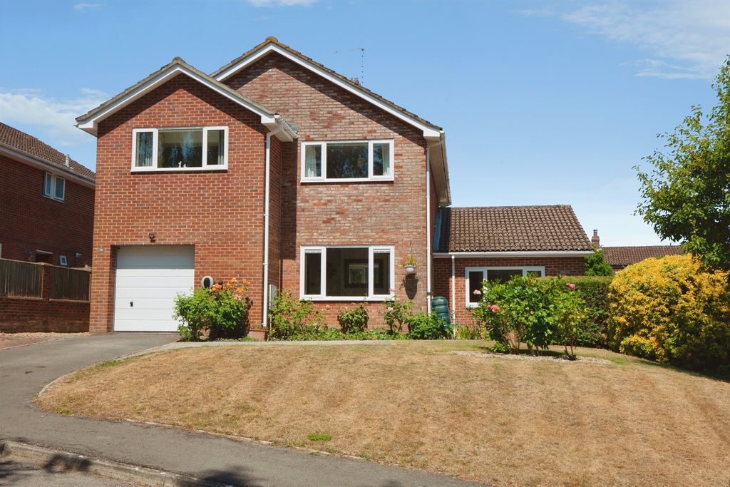 Property photo 1 of 34