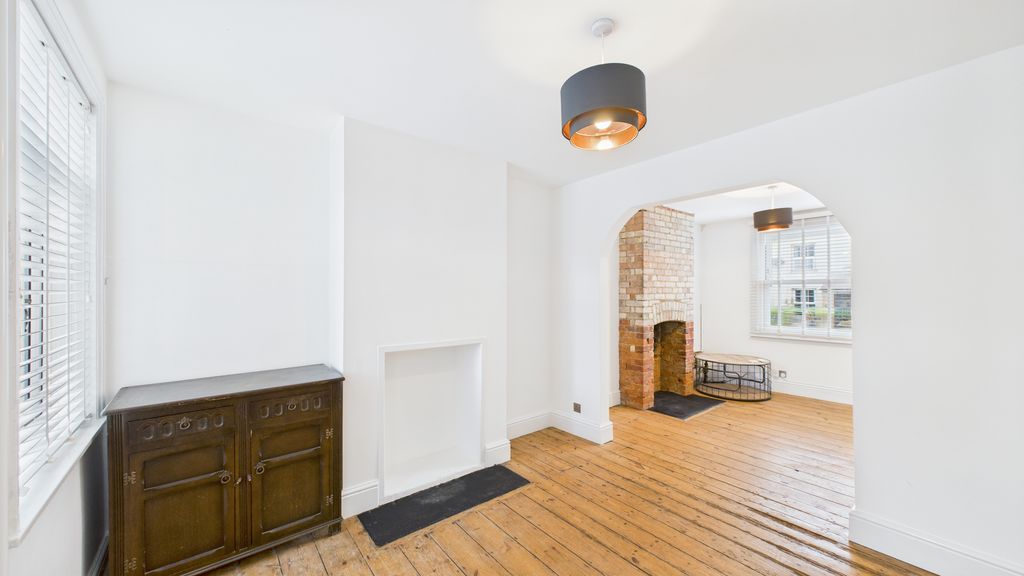 Property photo 3 of 10