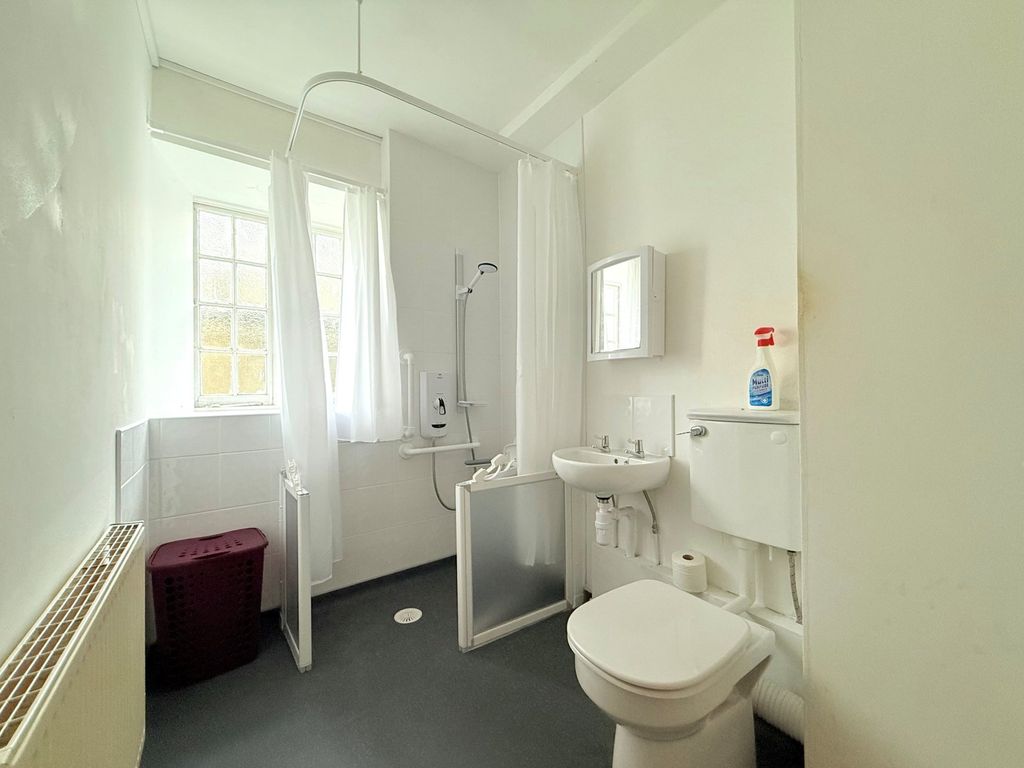 Additional image 8 of 1 bed flat for saleLower Market Street, Penryn TR10