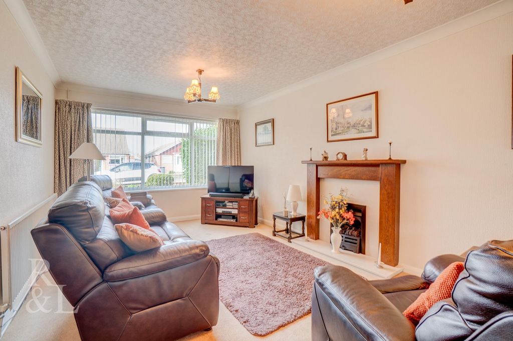 Property photo 2 of 20 Batched  (4).Jpg