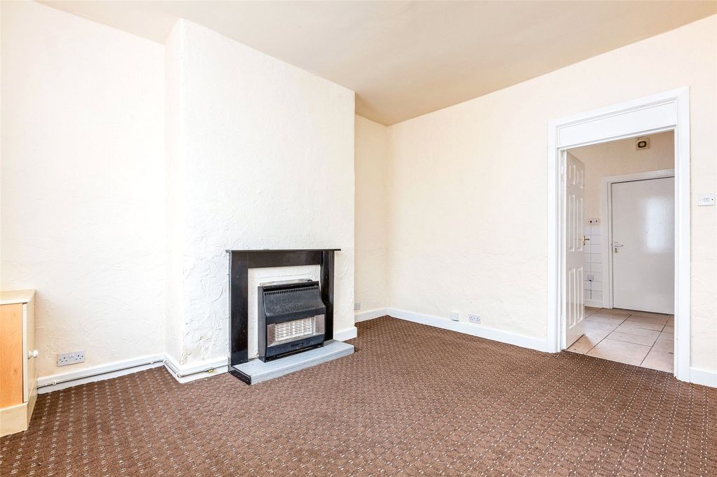 Property photo 2 of 12 Picture No. 11
