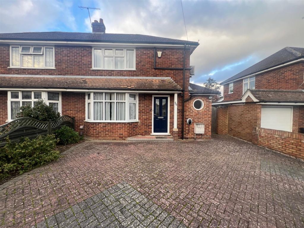 Property photo 1 of 9 56, Longworth Avenue Tilehurst, Rg31 5Jy