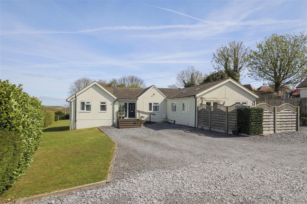 Property photo 2 of 32