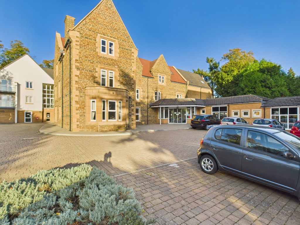 Property photo 1 of 13 Cam04922G0-Pr0072-Still016