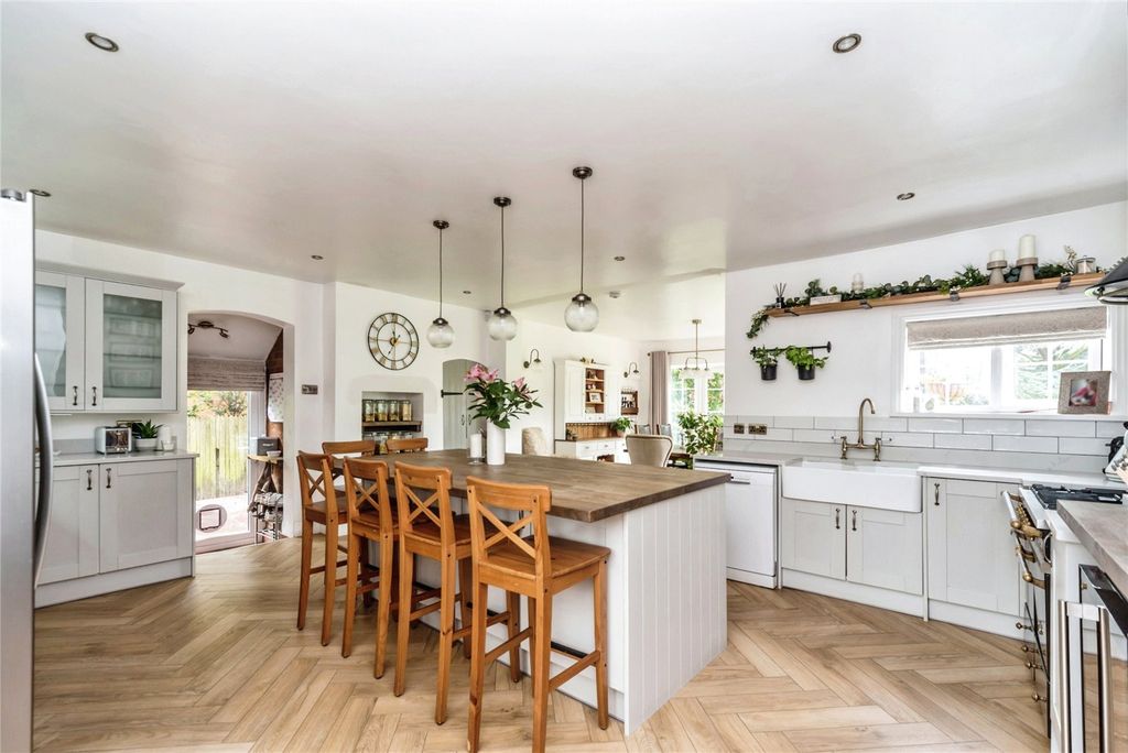 Property photo 2 of 40 Kitchen