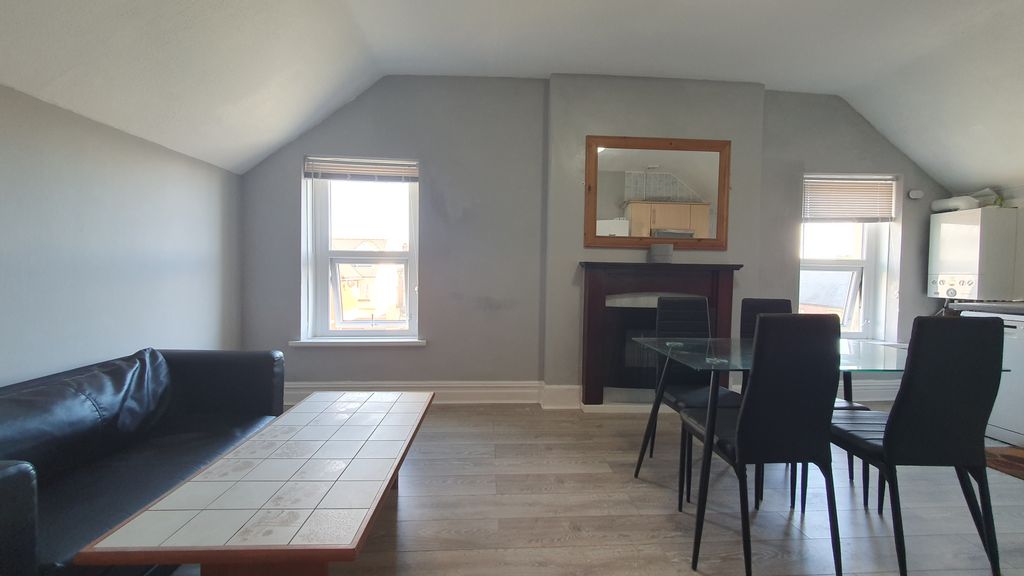 Property photo 3 of 19 Gallery