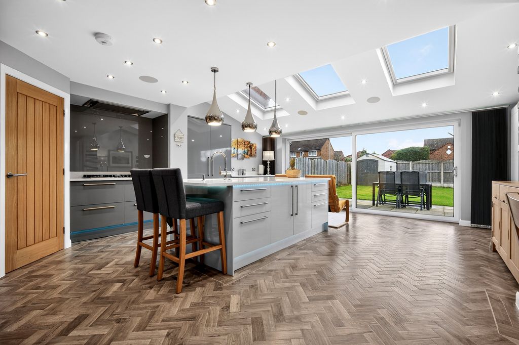 Property photo 3 of 20