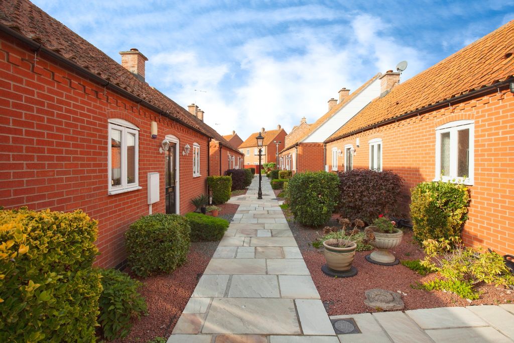 Property photo 2 of 15