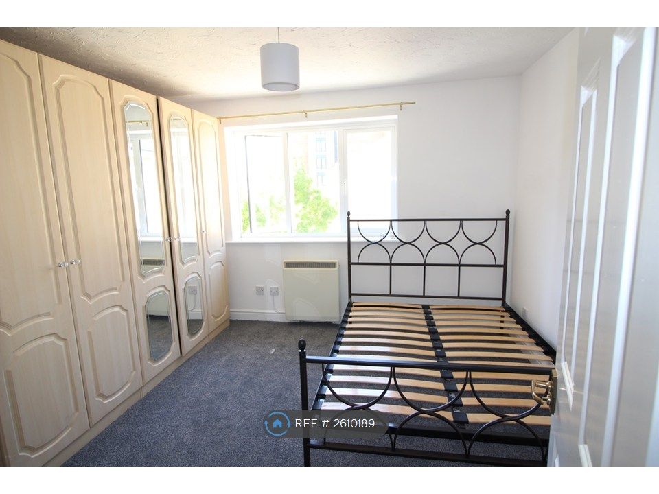 Property photo 3 of 8 Bed Room 1