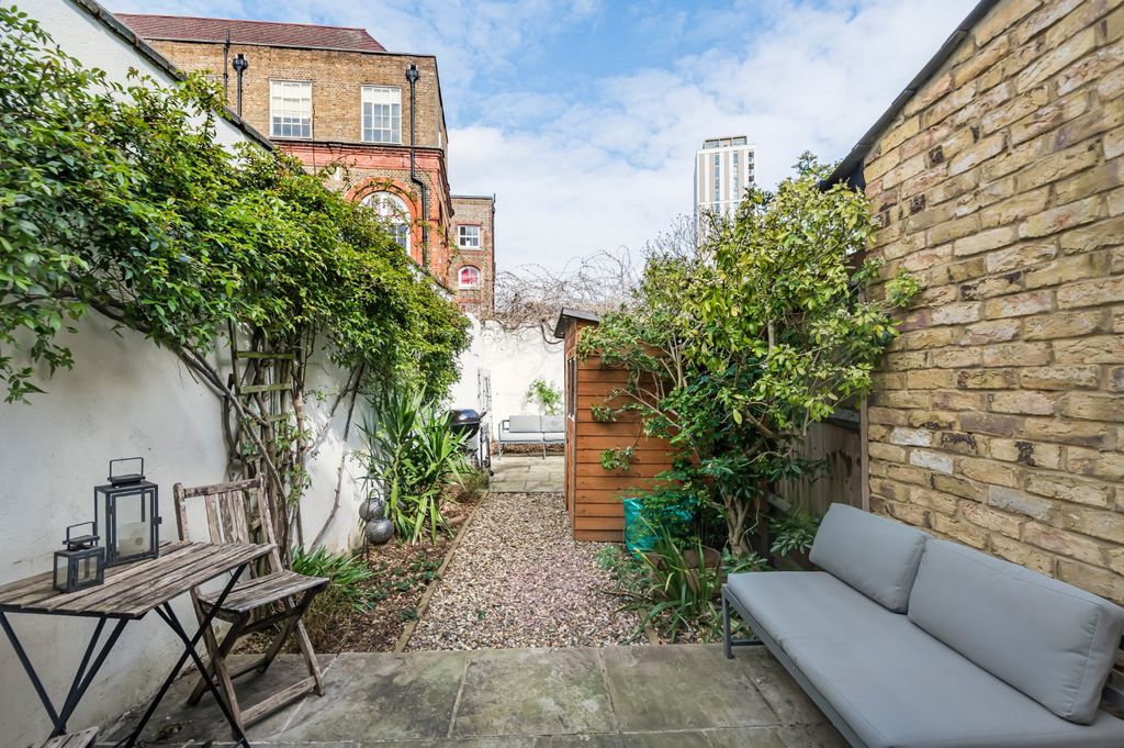 Property photo 2 of 15 Picture No. 14