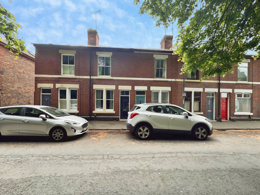 Property photo 1 of 17 83E80701-d6E66397-694d-4A0A-957c-1162524c03c6