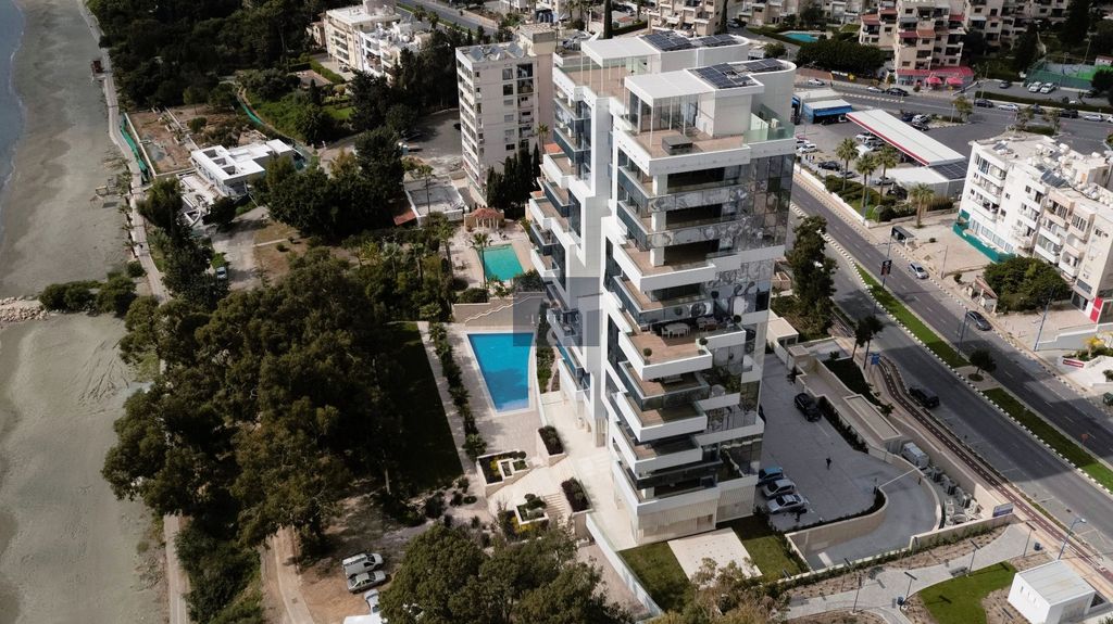 Property photo 2 of 42