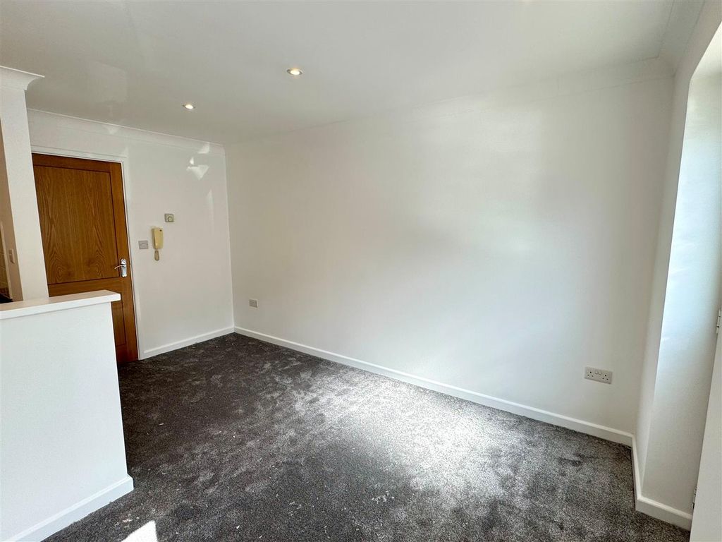 Property photo 3 of 7 1 Mandalay Villas Lounge