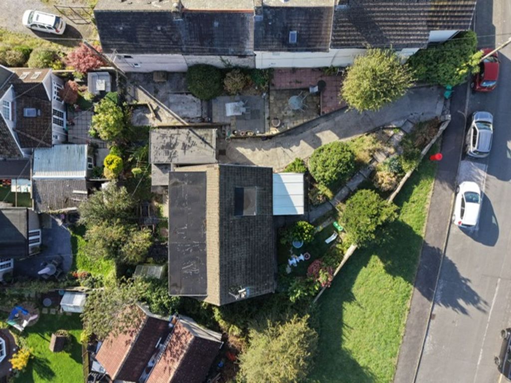Property photo 2 of 33