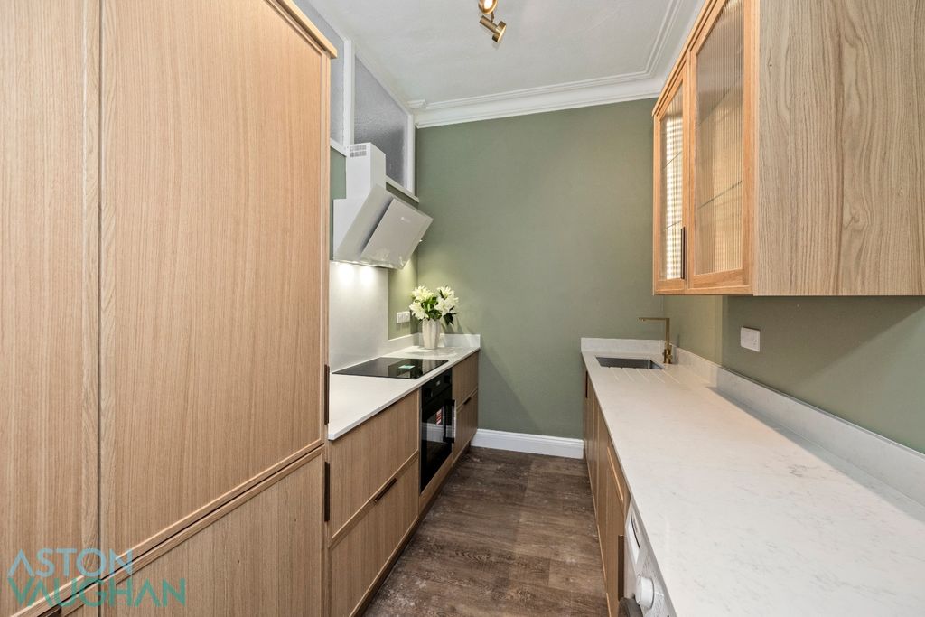 Property photo 2 of 15 4904861