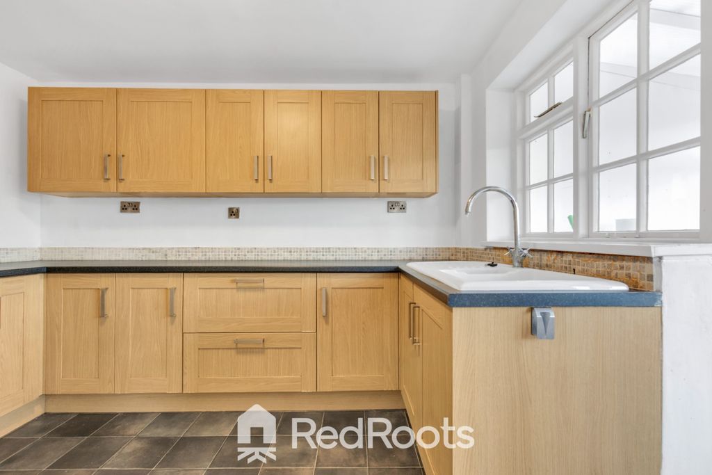 Property photo 2 of 32 5674002