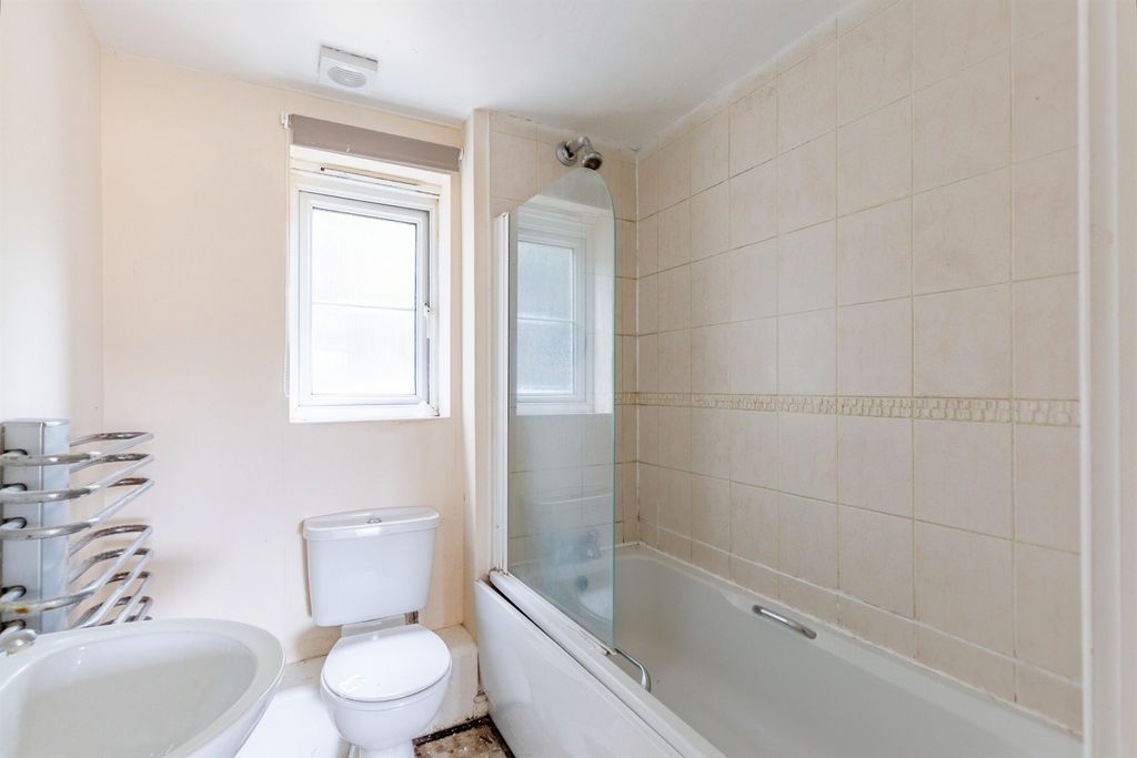 Additional image 14 of 2 bed flat for saleAbbots Way, Kettering NN15