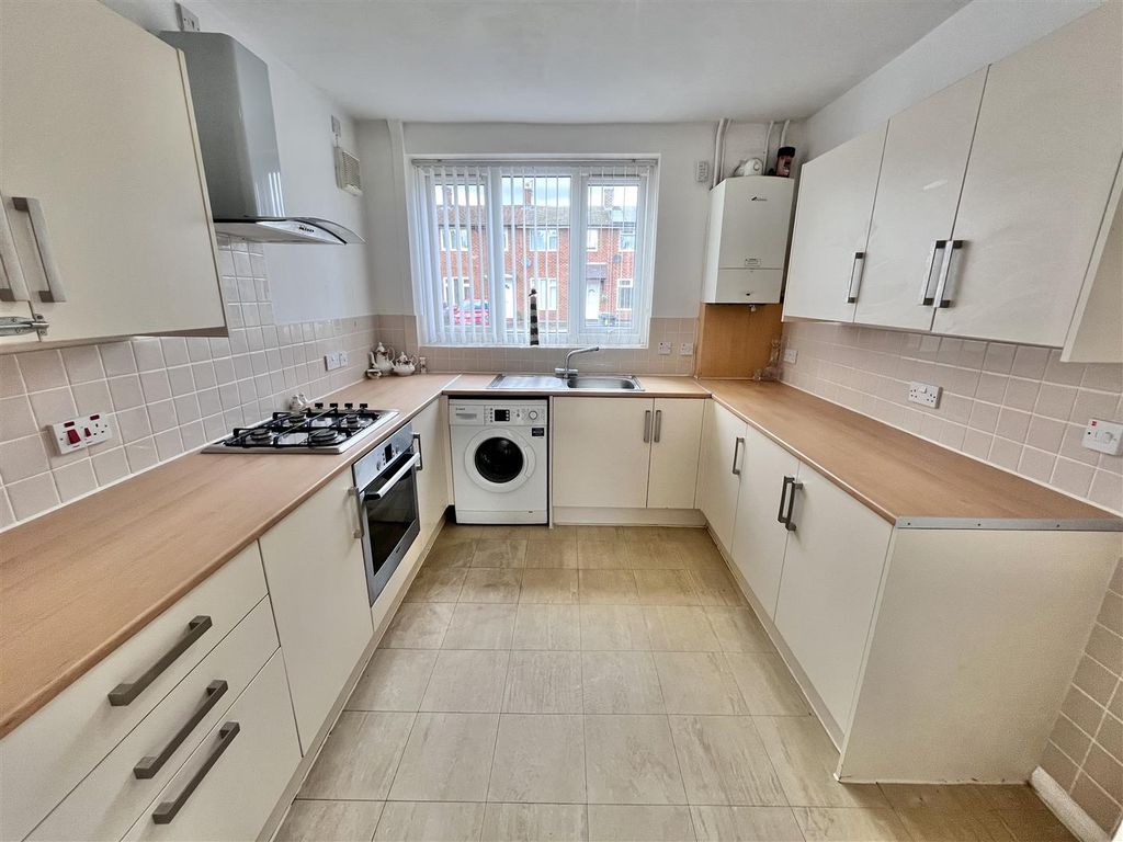 Property photo 3 of 14
