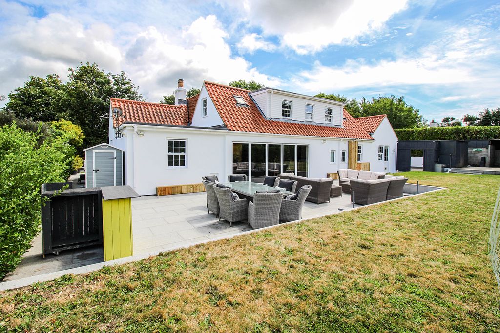 Property photo 1 of 27 Photo 0