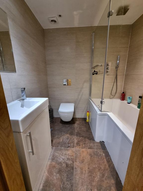 Property photo 3 of 11 Bathroom