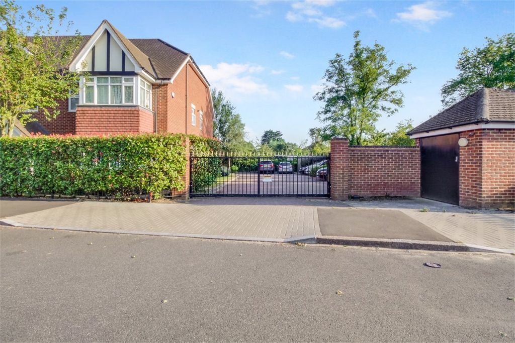 Property photo 3 of 7