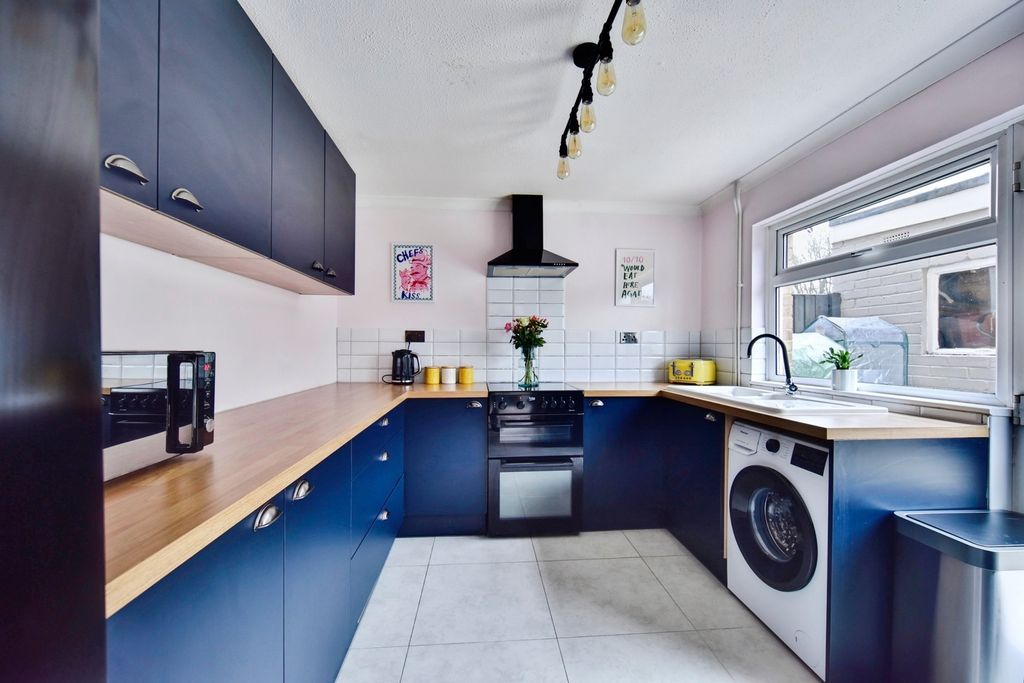 Property photo 3 of 17 Pbox-Img.Jpg