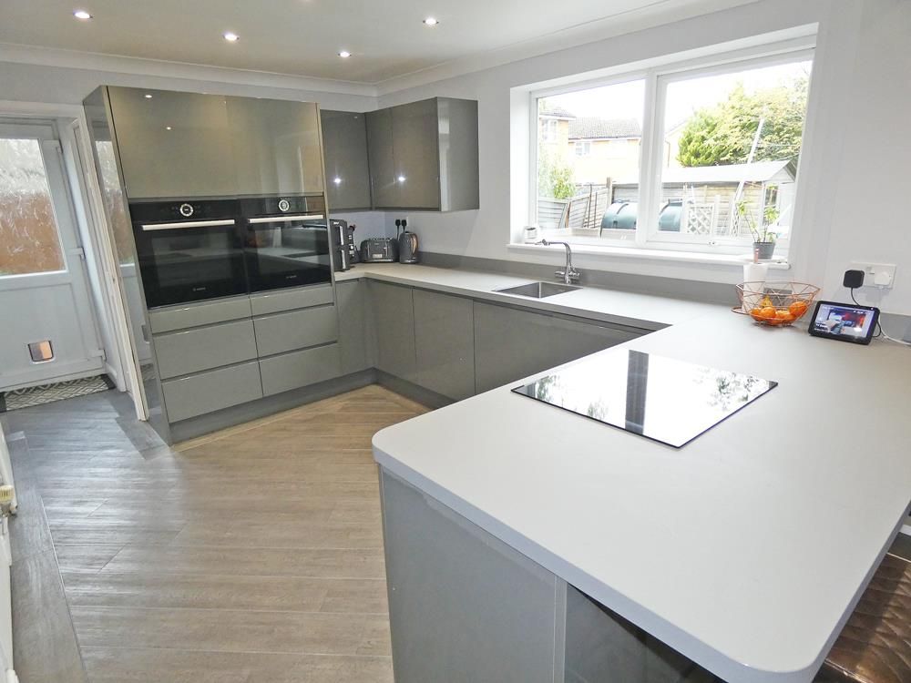 Property photo 2 of 32 2296Kitchenbreakfastroom.Jpg