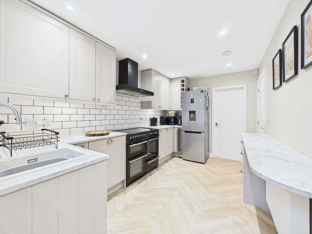 Property photo 3 of 24 Kitchen