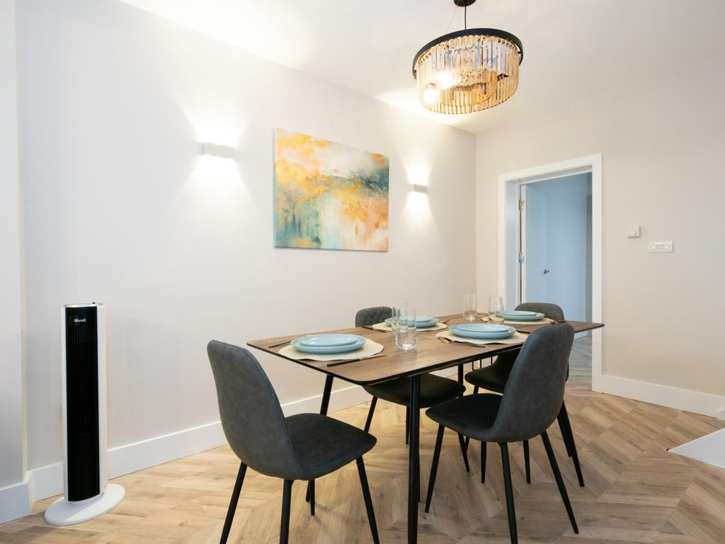 Property photo 2 of 11 Dining Room