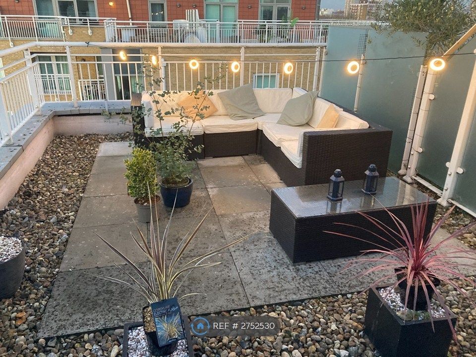 Property photo 3 of 19 Terrace Seating