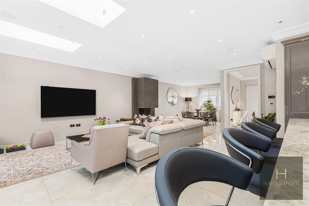 Property photo 3 of 19 152_27973_Watermarked.Jpg