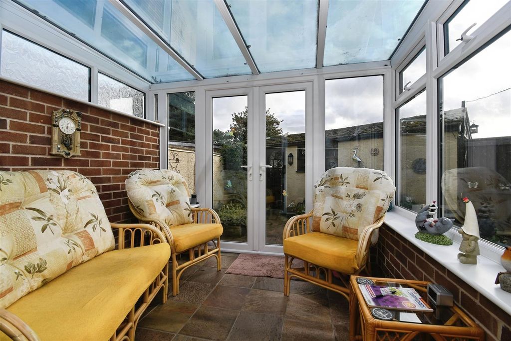 Property photo 2 of 18 Sun Room