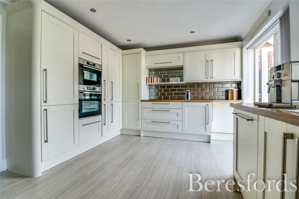 Property photo 3 of 33 11