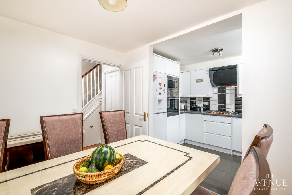 Property photo 3 of 42 4647857