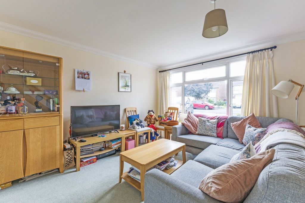 Property photo 3 of 11