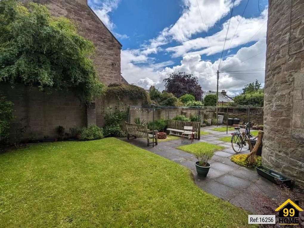 Property photo 1 of 11 Photo 0